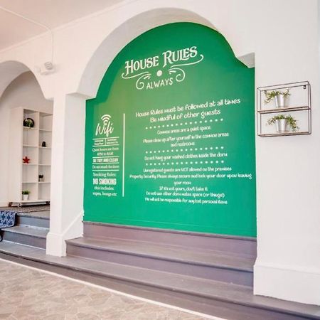 Women Only Rooms - Men Only Rooms - Free Wifi - Coffee Parking - Lockers Μαϊάμι Εξωτερικό φωτογραφία