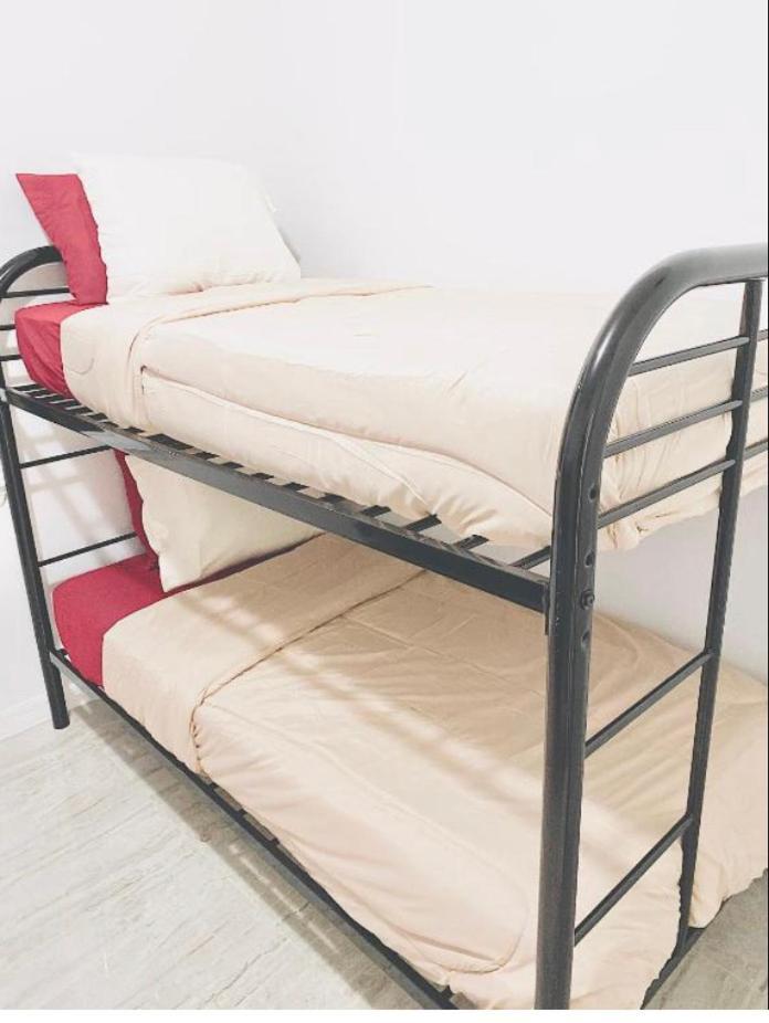 Women Only Rooms - Men Only Rooms - Free Wifi - Coffee Parking - Lockers Μαϊάμι Εξωτερικό φωτογραφία