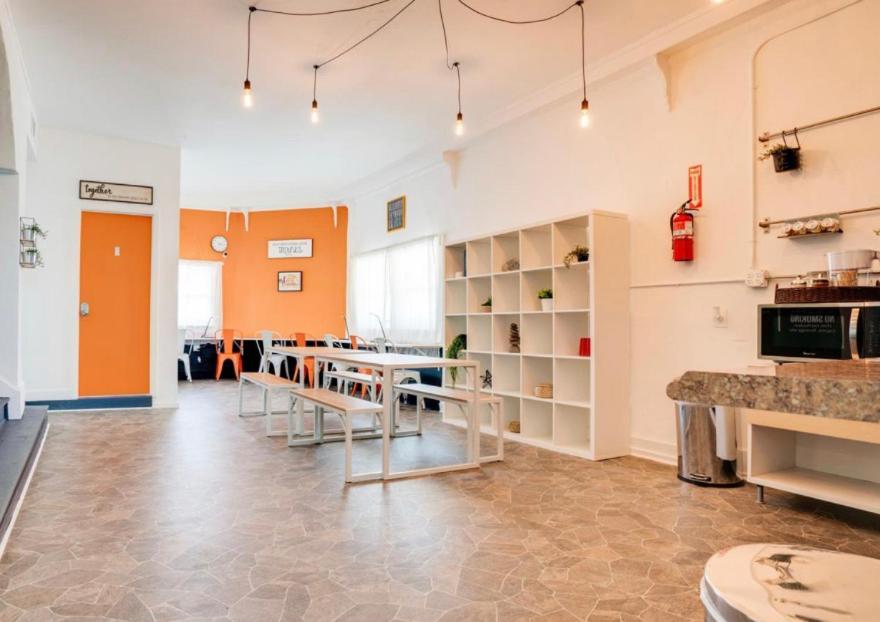 Women Only Rooms - Men Only Rooms - Free Wifi - Coffee Parking - Lockers Μαϊάμι Εξωτερικό φωτογραφία